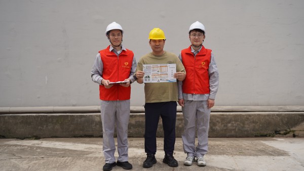 进企业送指南1.JPG